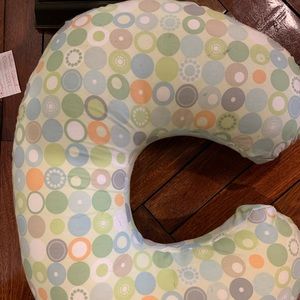 Excellent used condition boppy pillow
